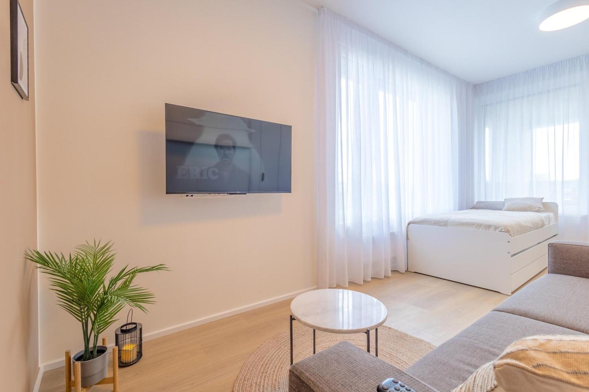 Bright 2Br - 8Th Floor, Balcony, Free Parking - By Gravity Prague Apartment ภายนอก รูปภาพ