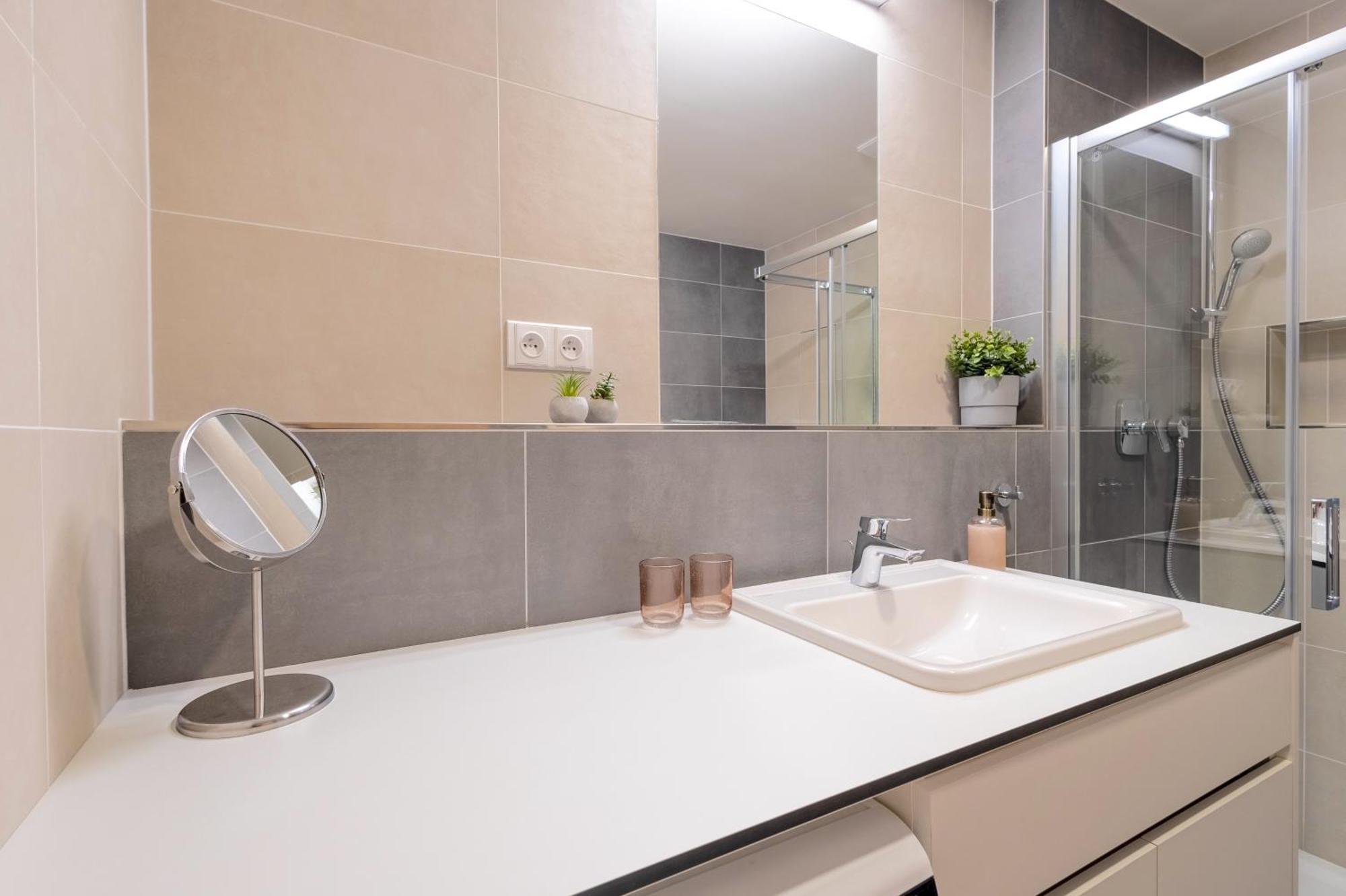 Bright 2Br - 8Th Floor, Balcony, Free Parking - By Gravity Prague Apartment ภายนอก รูปภาพ