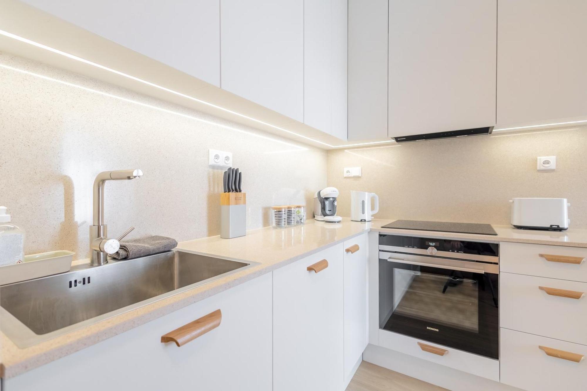 Bright 2Br - 8Th Floor, Balcony, Free Parking - By Gravity Prague Apartment ภายนอก รูปภาพ