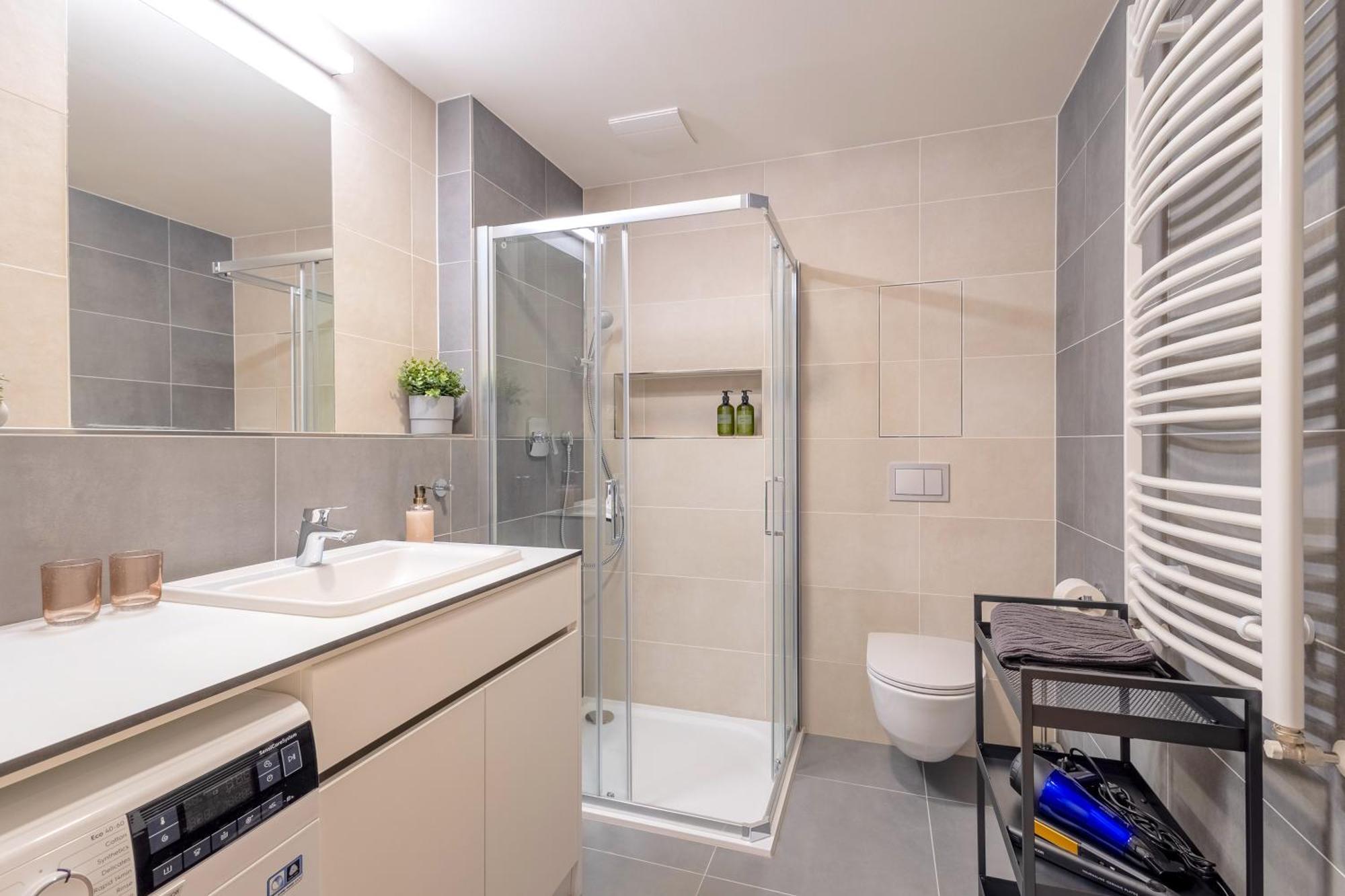 Bright 2Br - 8Th Floor, Balcony, Free Parking - By Gravity Prague Apartment ภายนอก รูปภาพ